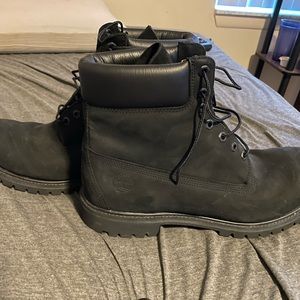 Mens Timerberlands. Size 13. In amazing shape.